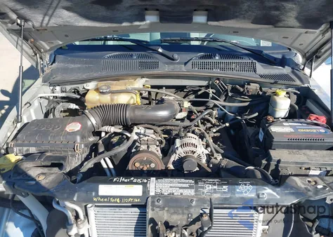 2005 Jeep Liberty Sport z USA, uszkodzony, nr VIN 1J4GL48K95W553781